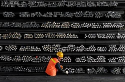 Sản xuất và tiêu thụ thép xây dựng đều giảm mạnh