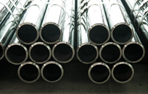 Sản xuất ống thép của Việt Nam tăng mạnh trong 8 tháng